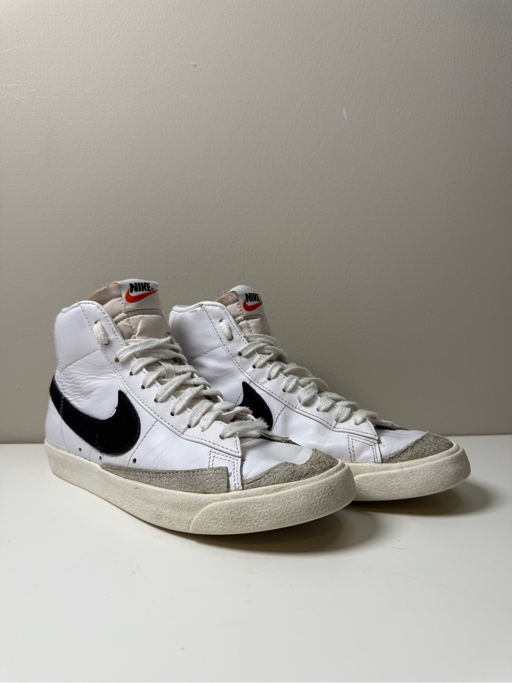 Nike | Blazer Mid ’77 Vintage High Top Sneakers | White Black | Size 7.5 Women’s